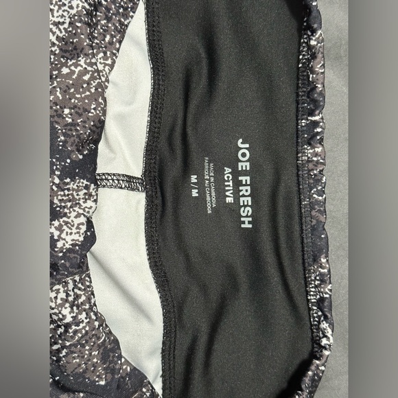 Joe Fresh Yoga Pants - Picture 3 of 4